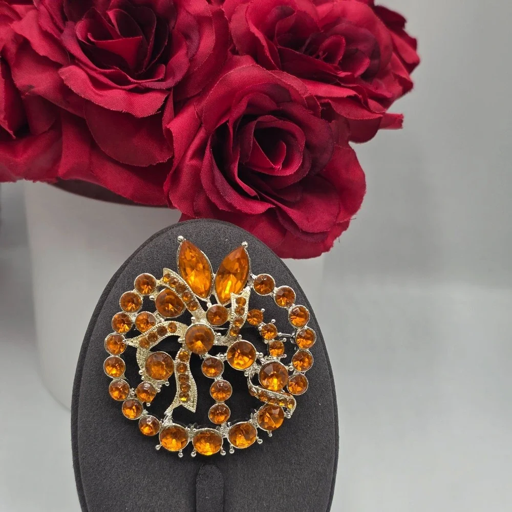 Sparkling‎ Orange Rhinestone Wreath Brooch Crystal Pin Round Floral Pendant Used